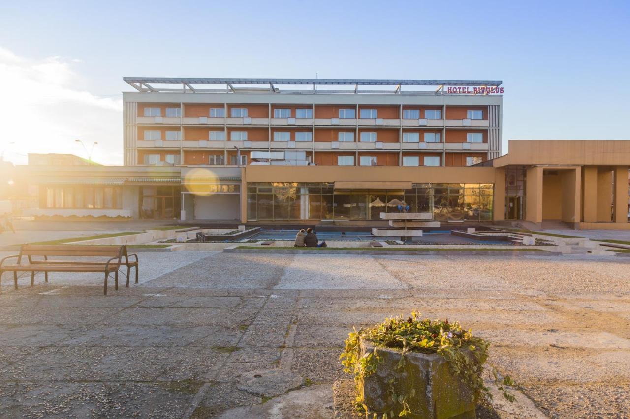 Hotel Rivulus Baia Mare Exteriör bild