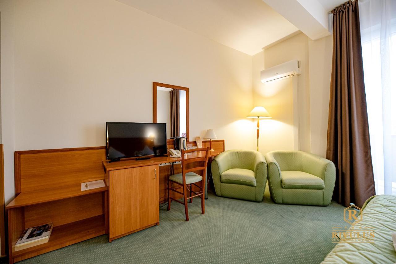 Hotel Rivulus Baia Mare Exteriör bild