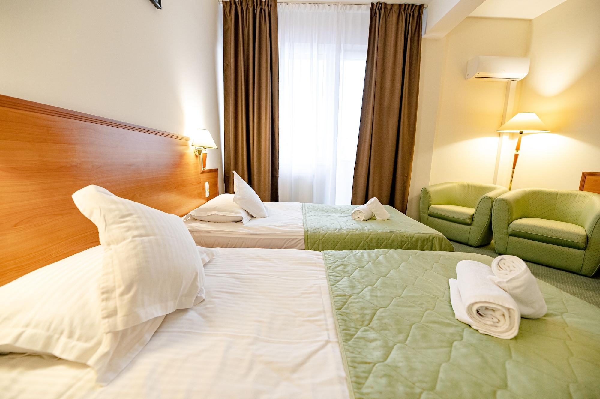 Hotel Rivulus Baia Mare Exteriör bild