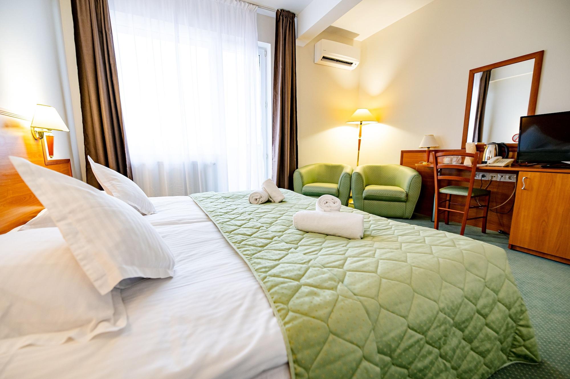 Hotel Rivulus Baia Mare Exteriör bild