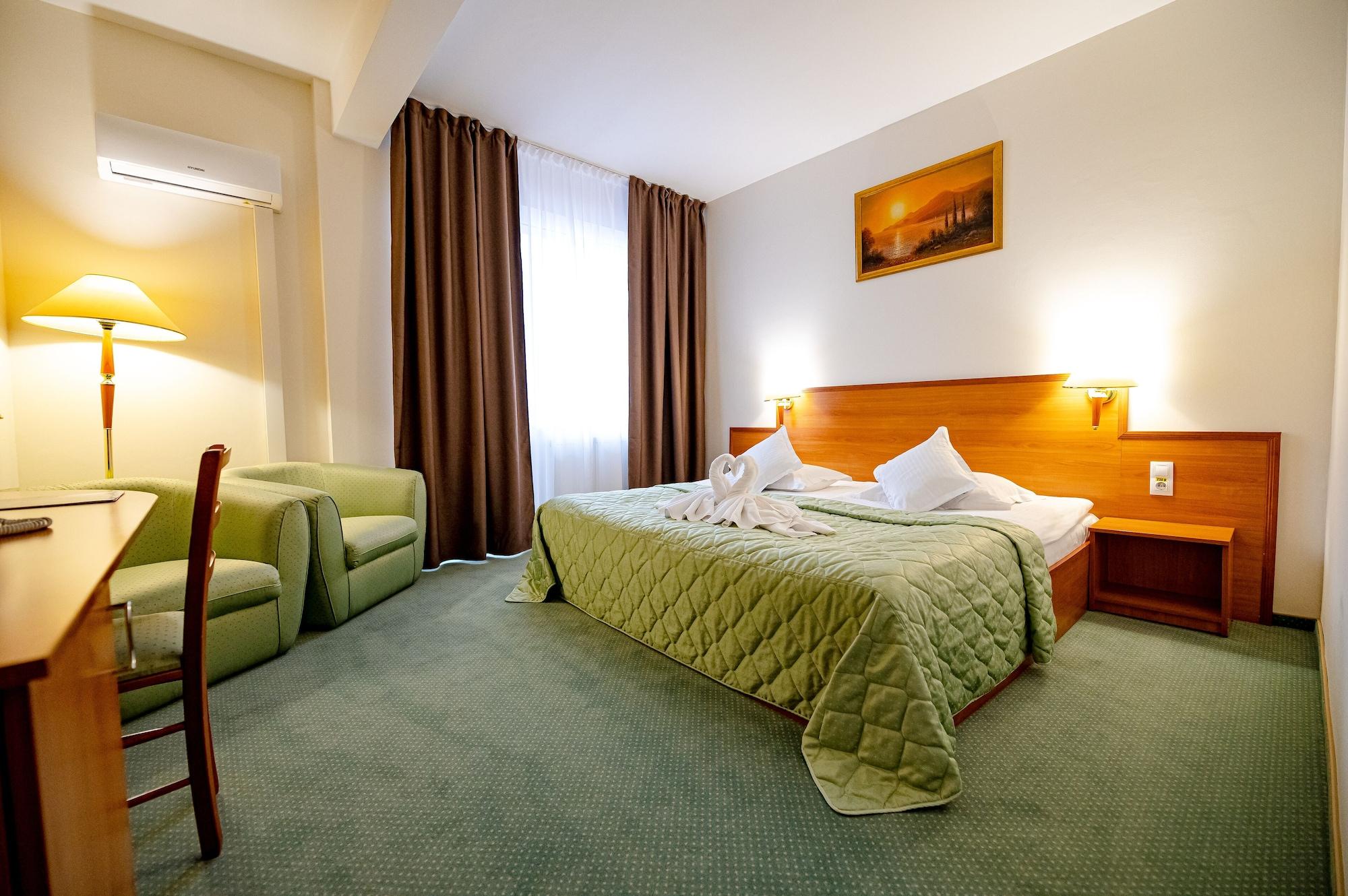 Hotel Rivulus Baia Mare Exteriör bild