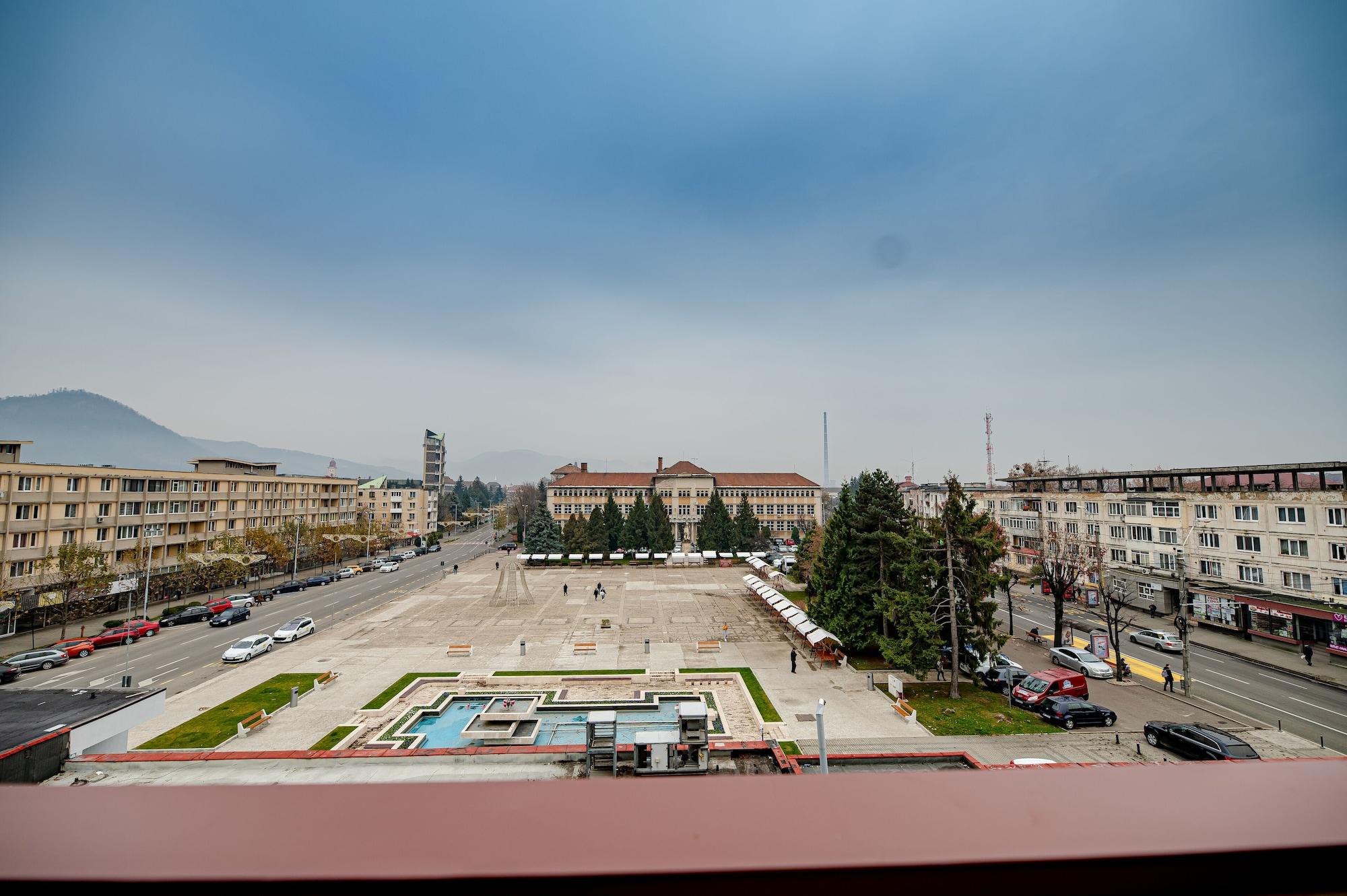 Hotel Rivulus Baia Mare Exteriör bild