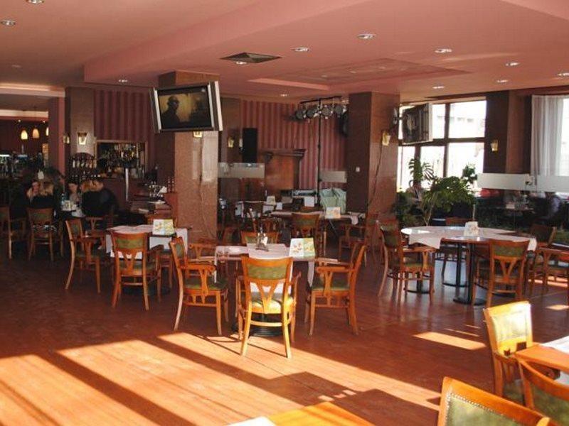 Hotel Rivulus Baia Mare Exteriör bild